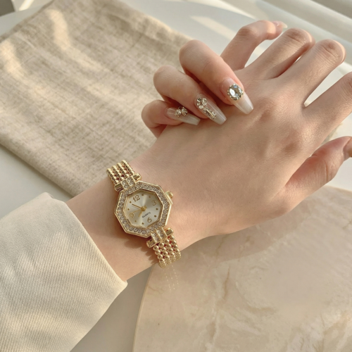 Elegant Gold Diamond Bracelet Watch for Women